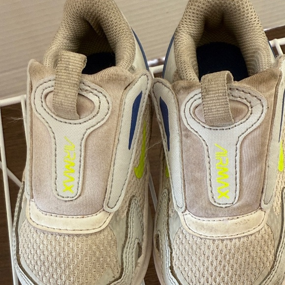 Nike Kids Sneakers in Beige and Blue with Neon Accents Size 7 Children's Shoes - Picture 3 of 7